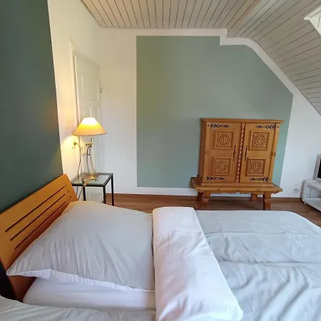 Dachgeschoss - Maria Von Berg - Wohnen Auf Zeit Apartment *