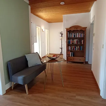 Apartment Dachgeschoss - Maria Von Berg - Wohnen Auf Zeit